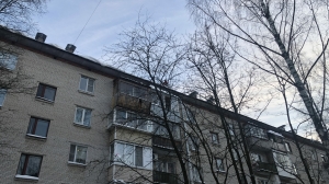 Вытолкавший в окно на Ветеранов родную мать петербуржец отправится в СИЗО на два месяца