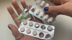 Петербуржцам напоминают: при оказании первой помощи запрещено предлагать свои лекарства