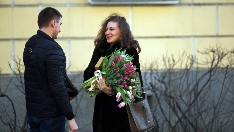 С сосулькой на носу: синоптик Колесов объяснил, что могут почувствовать петербурженки 8 марта