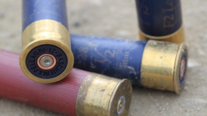 В Ленобласти рядом с продуктовым магазином нашли 20 коробок с патронами от снайперской винтовки