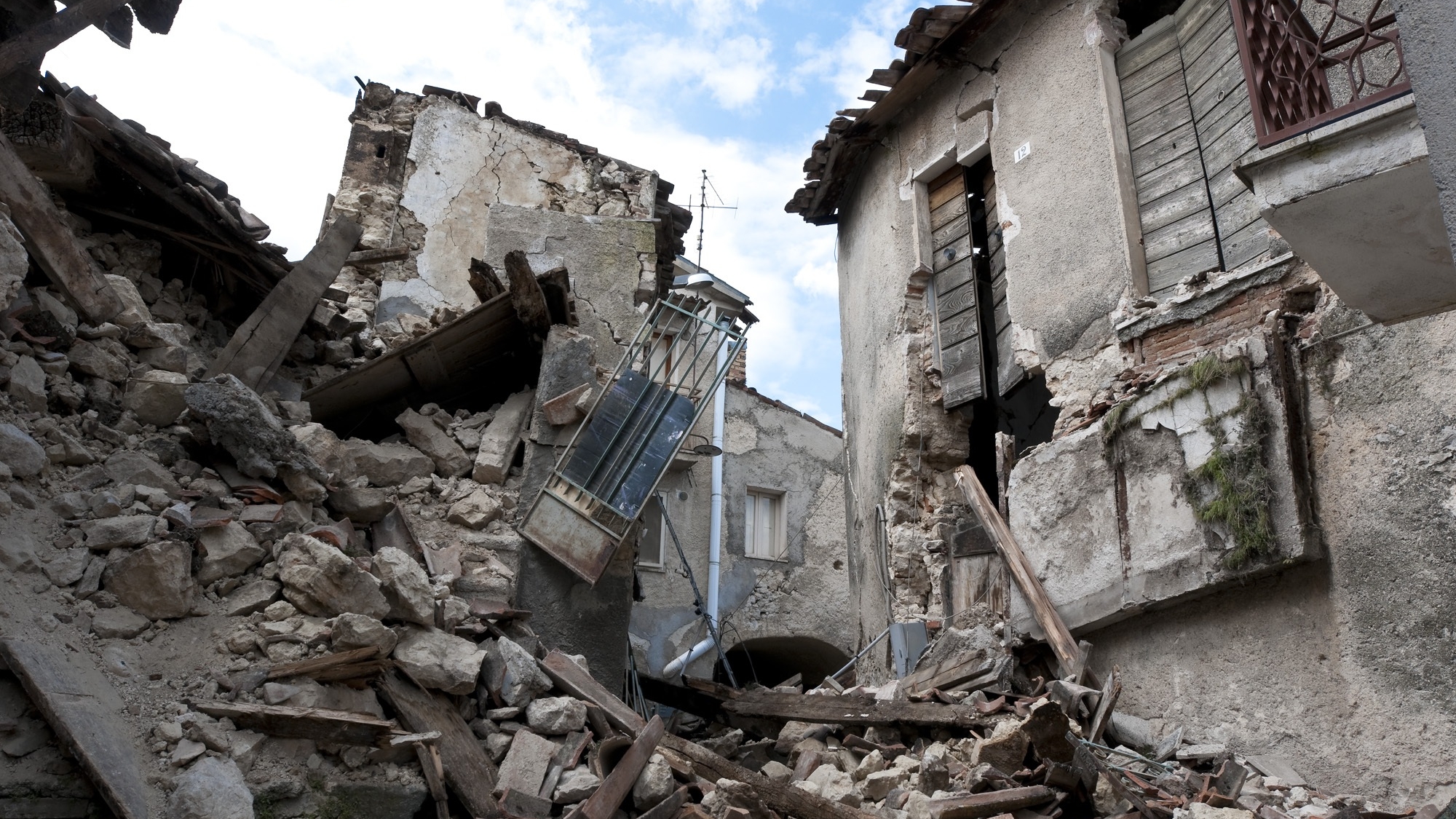 Сейсмолог спрогнозировал мощное землетрясение в районе Стамбула