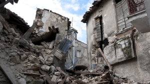 Жертвами землетрясения в Эквадоре стали 446 человек