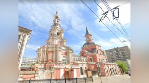 В центре Москвы горел храм апостолов Петра и Павла в Басманной слободе