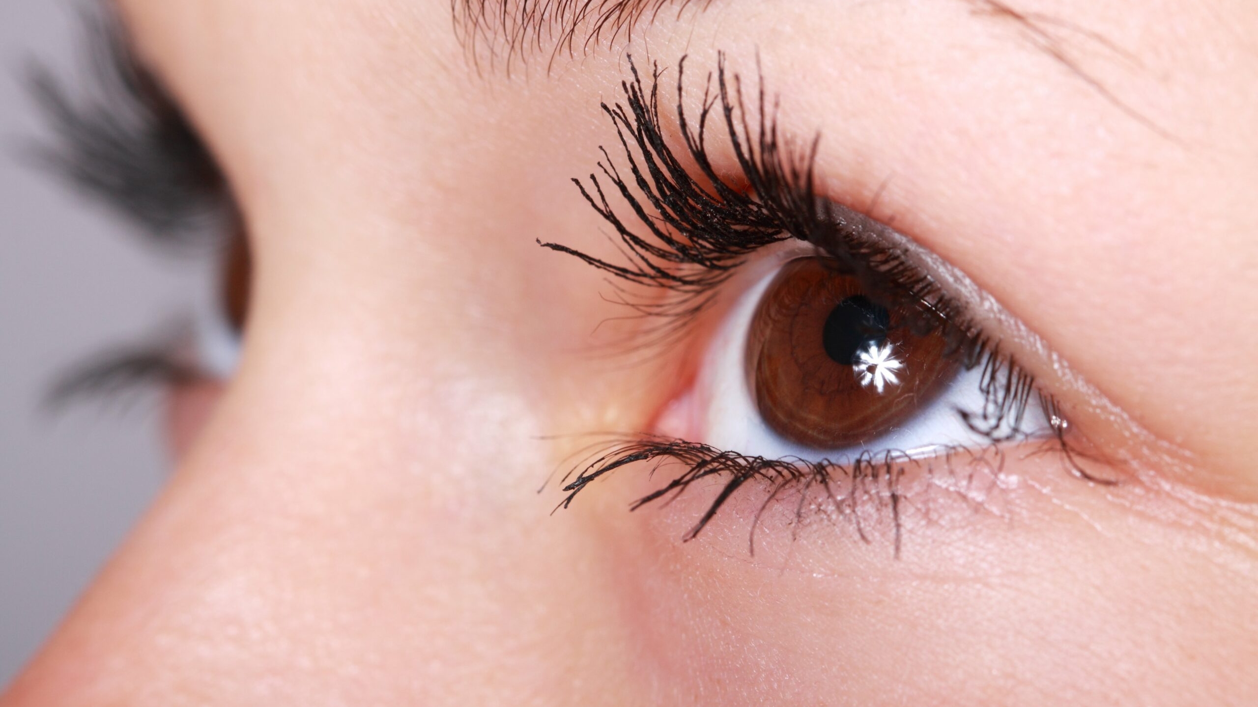 Подергивание глаза: когда можно не волноваться и когда стоит обратиться к врачу