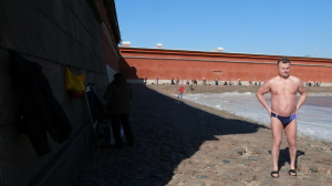 Без шанса на загар: солнцефилы остались без пляжа Петропавловской крепости