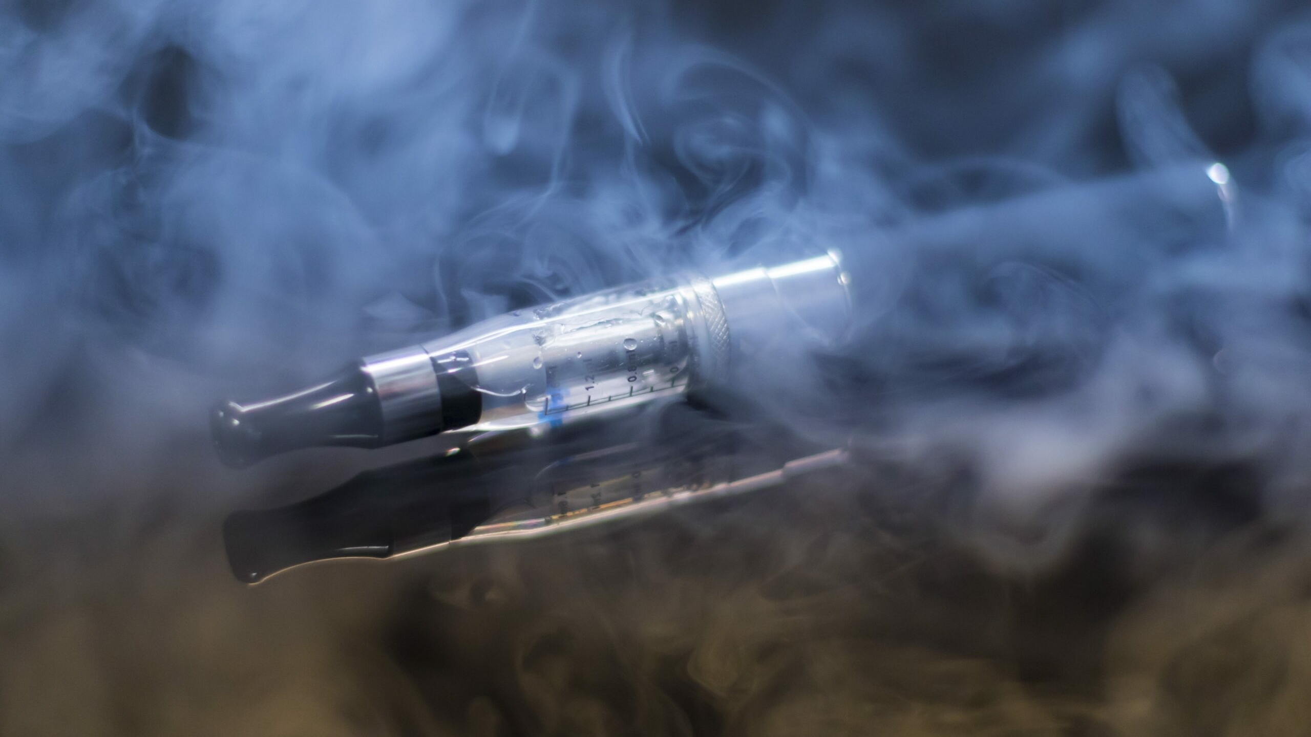 Ученые: электронные сигареты оказались в 22 раза вреднее, чем считалось