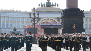 На Дворцовой площади прошел Парад Победы