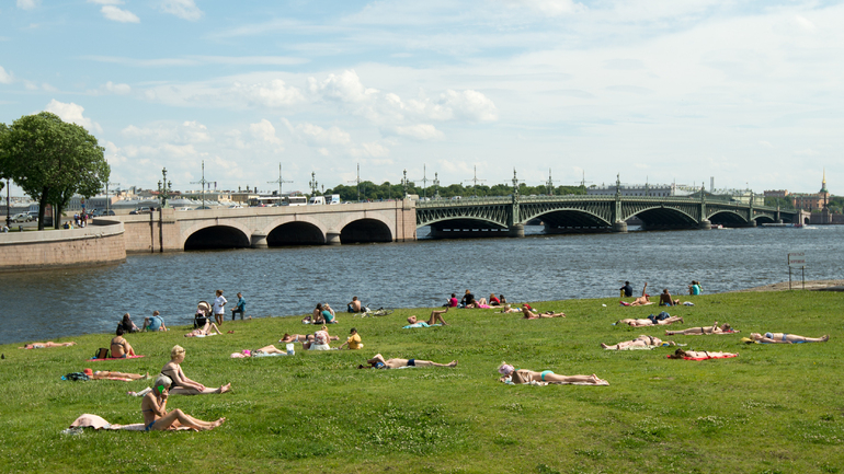 Летняя жара пришла в Петербург 1 августа