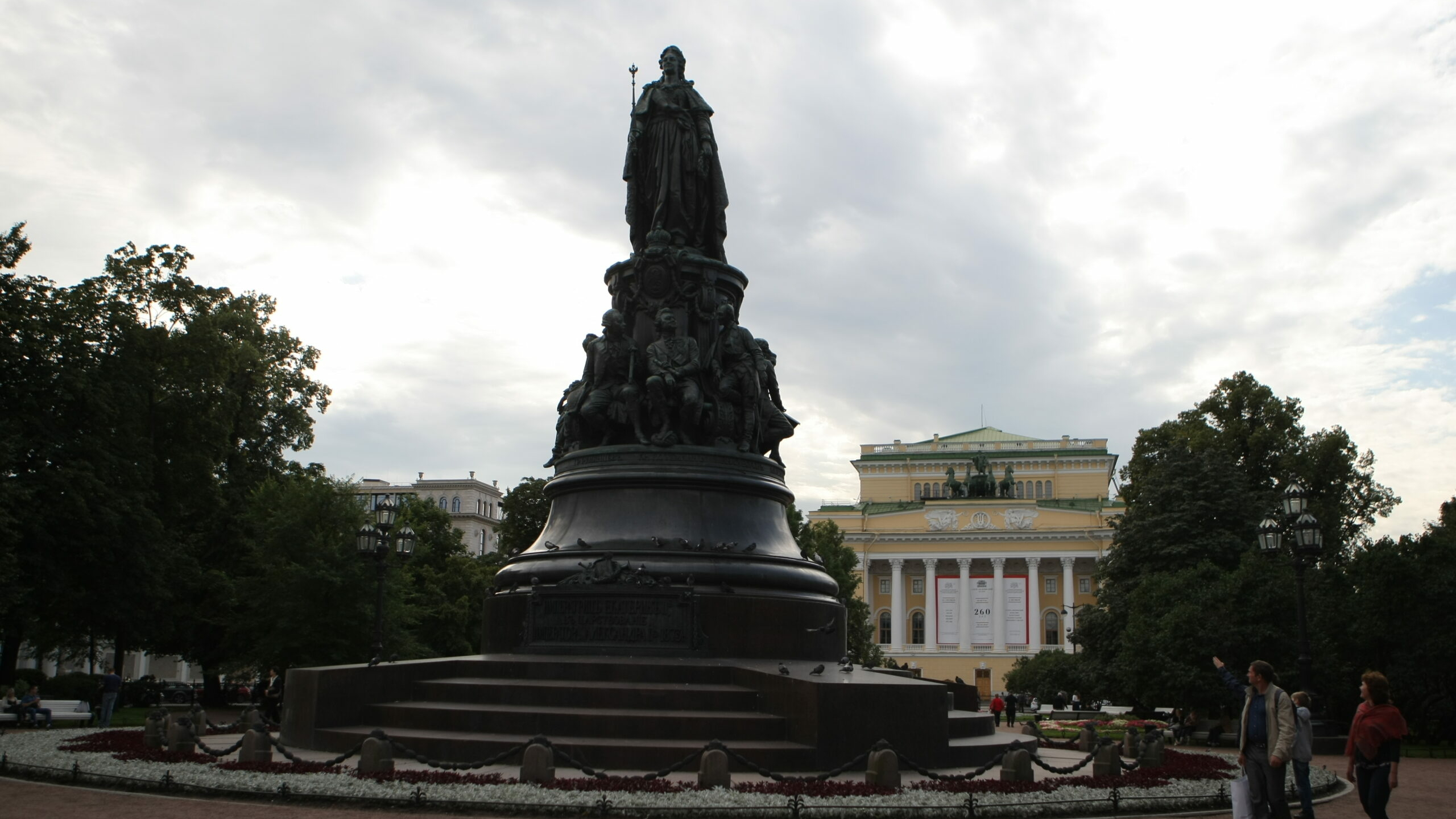 В Петербурге отреставрируют фасады зданий на площади Островского