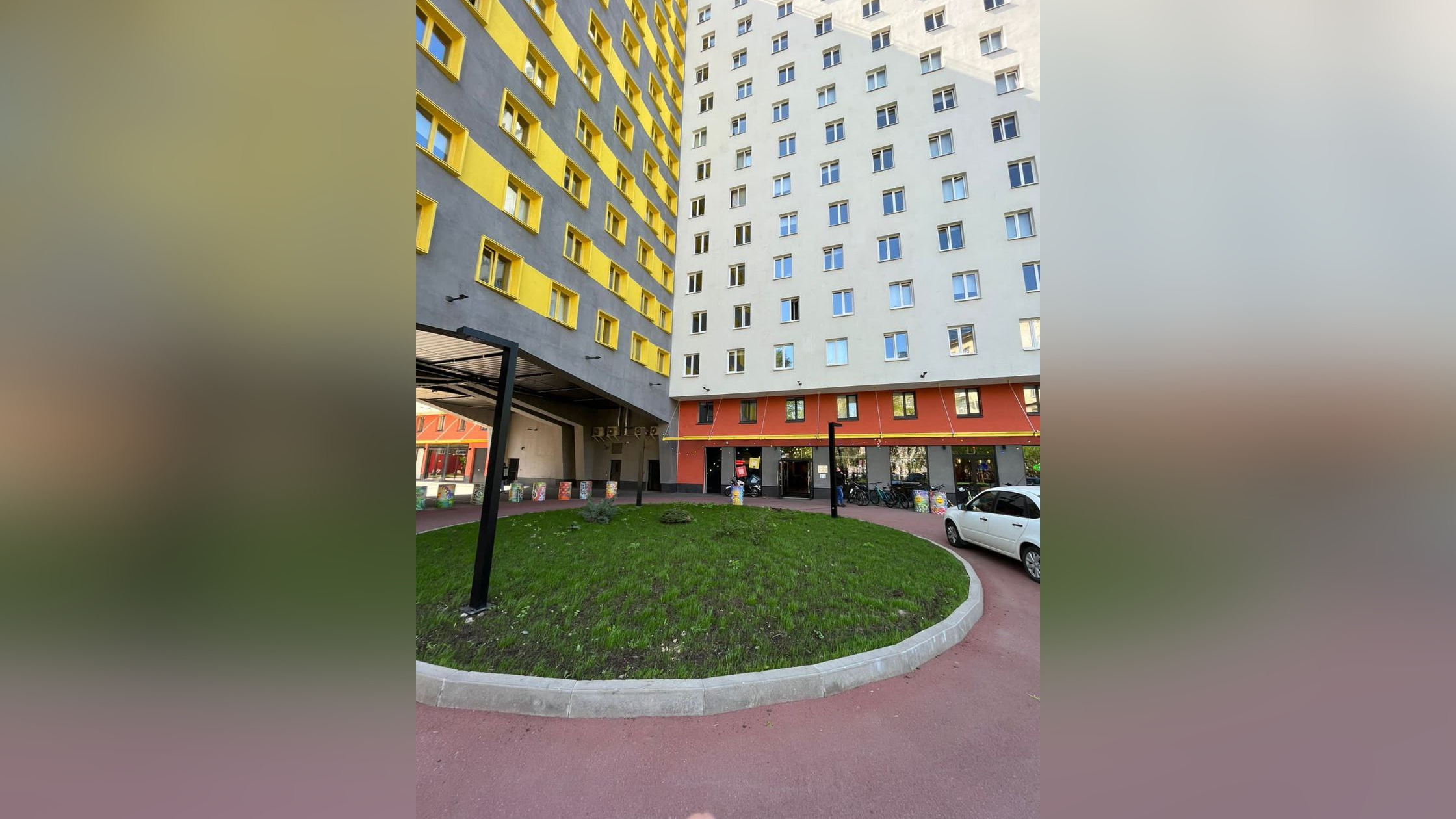 Труп женщины с перерезанным горлом и выпавшего из окна мужчину нашли в отеле на Большом Сампсониевском проспекте