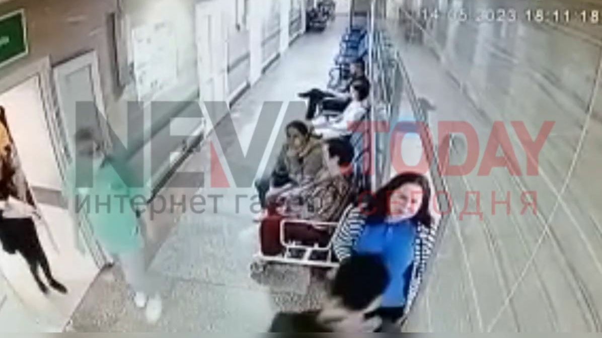 Появилось видео попытки убийства женщины ее сожителем в больнице Петербурга