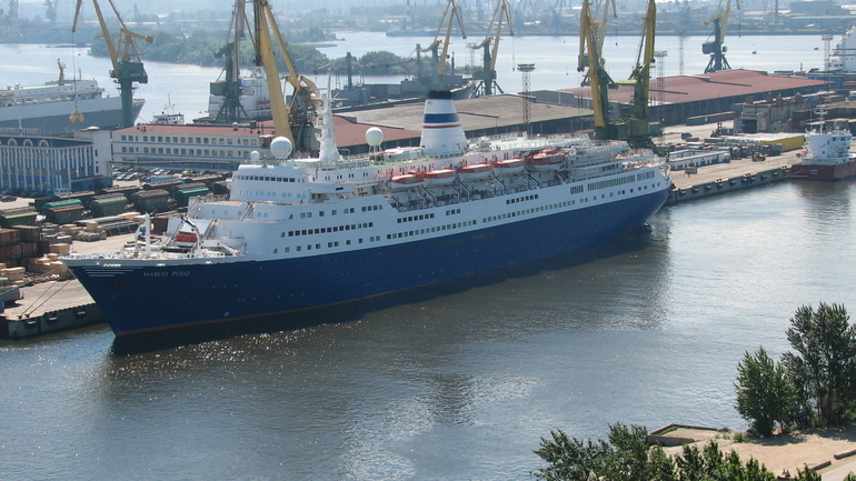 Большой порт Петербурга впервые с весны прошлого года показал положительную динамику