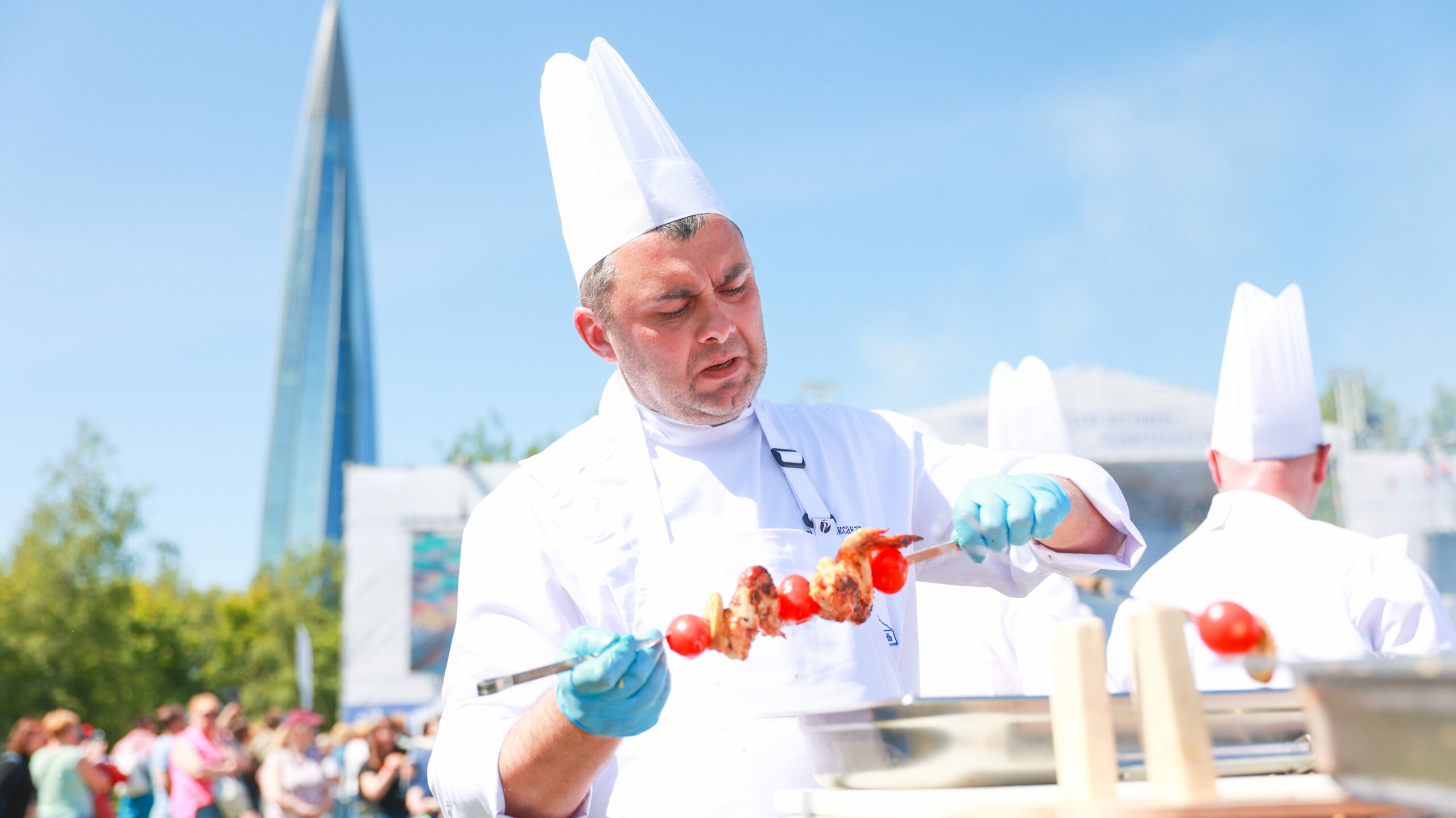 В День России более 2000 человек попробовали мясо, приготовленное по национальным рецептам