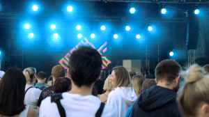 Известная певица 90-х ЛИNДА выступит с сольным концертом на ROOF FEST