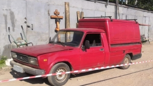 Пьяных недоугонщиков машины из ангара Серафимовского кладбища задержали на заправке
