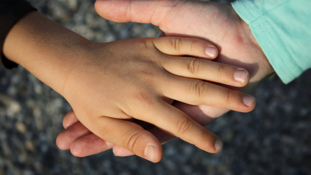 В Свердловской области воспитательница вывихнула руку трехлетней девочке