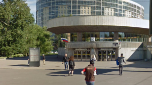 Двухлетнему ребенку чуть не оторвало руку на эскалаторе в метро Петербурга