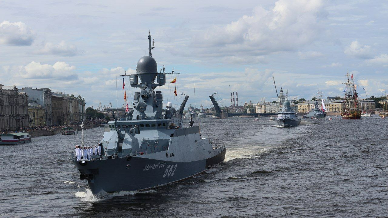 Главный Военно-Морской парад Петербурга повлечет за собой массовые ограничения на дорогах