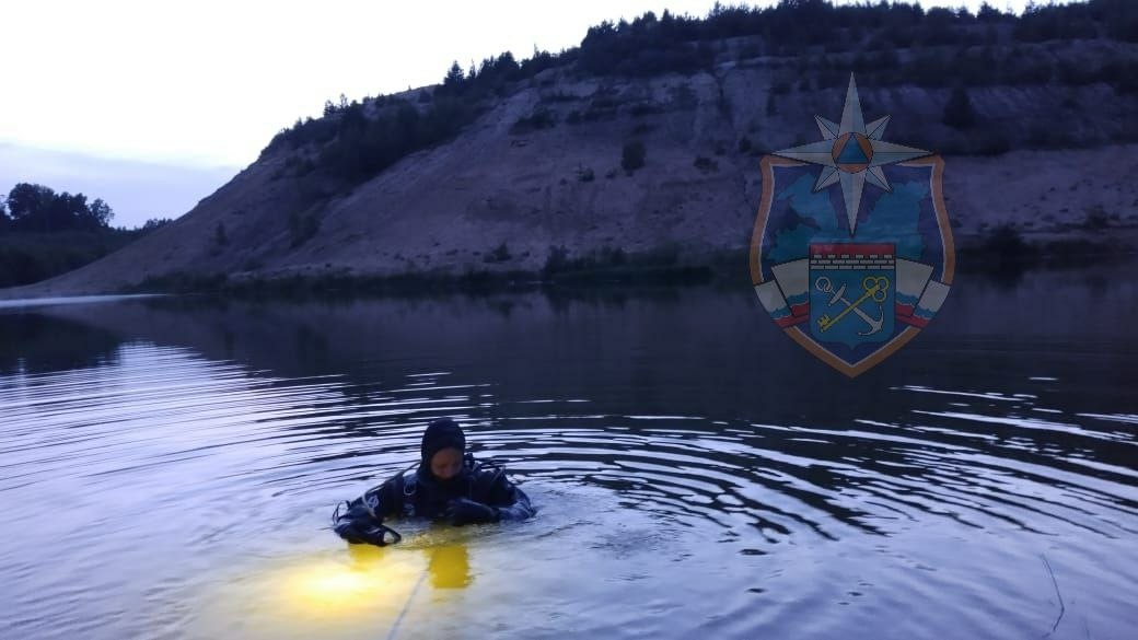 Водолазы достали из Курголовского озера труп мужчины, пропавшего в Ленобласти