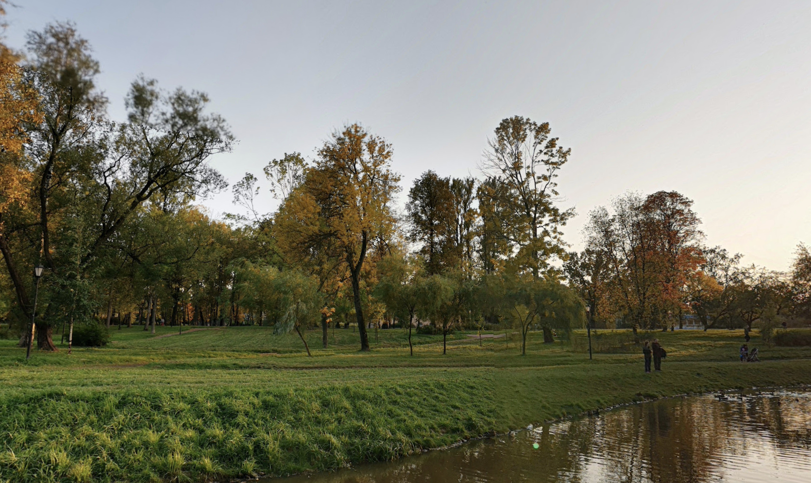 Куракина дача парк в Санкт-Петербурге. Куракина дача Леснозаводская ул., 1, Санкт-Петербург фото. Парк Куракина дача памятник Володарскому. Куракина дача Леснозаводская ул., 1 отзывы.