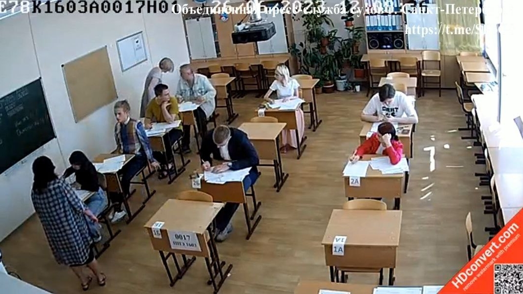 В Петербурге оштрафовали 56-летнего репетитора по математике за списывание на ЕГЭ