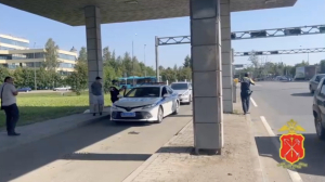 Понаехали: в Мурино и Кудрово поймали 150 таксистов-нелегалов, семерых «упаковали» пьяными