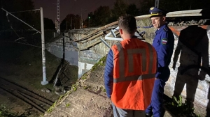 Прокуратура проводит проверку после обрушения ограждения Ж/Д-моста в Петербурге