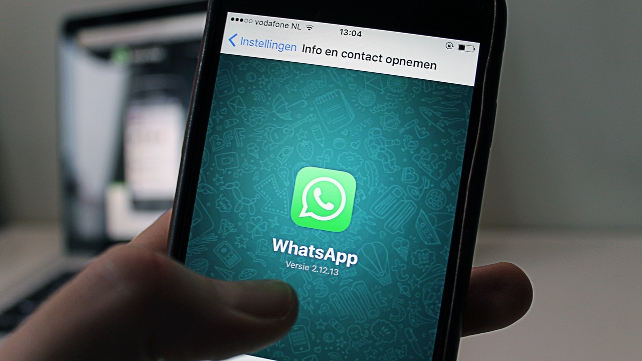 Учителям из Екатеринбурга запретили пользоваться мессенджерами WhatsApp и Telegram