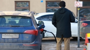 Петербуржцы без оплаты увезли с АЗС бензин на 60 тысяч рублей