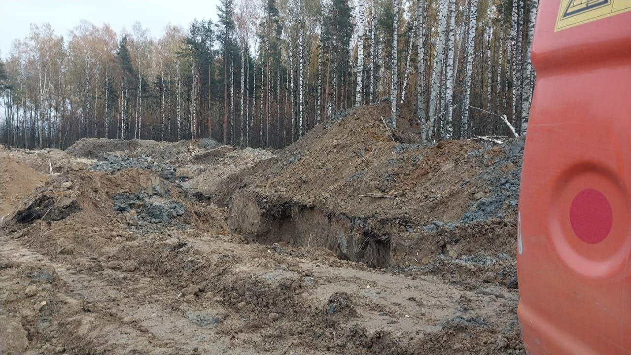 Трое рабочих погибли в траншее у крематория в Петербурге