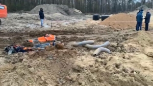 Прокуратура показала кадры с места гибели троих рабочих в траншее у крематория в Петербурге