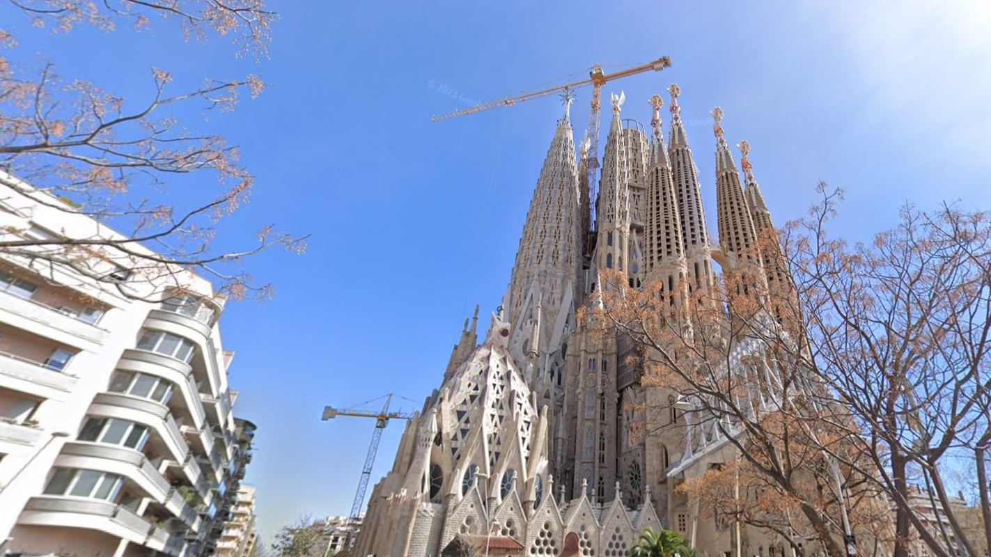 В Барселоне спустя 141 год почти закончили строительство собора Святого Семейства
