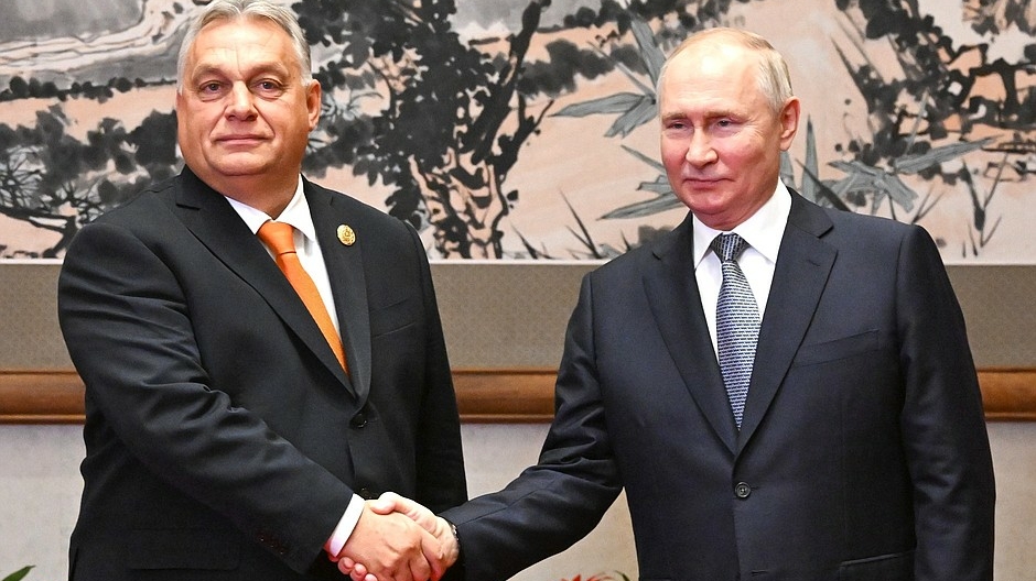 Орбан неожиданно попросил Путина о встрече: о чем говорили лидеры в Пекине