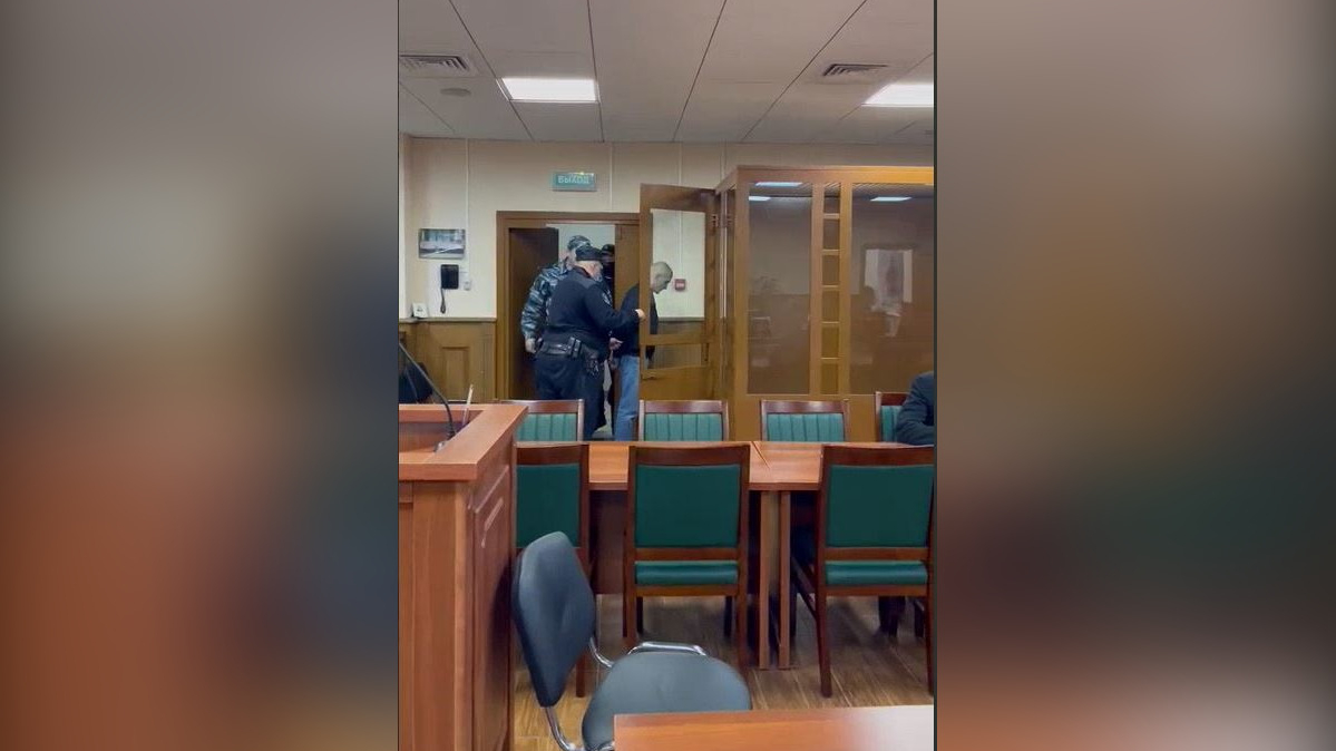 В Петербурге суд впервые отправил в СИЗО жителя за неоднократную пропаганду нацистской символики
