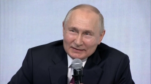 «Дар речи потерял?»: Путин «заткнул» репортера WSJ шуткой про США на пресс-конференции