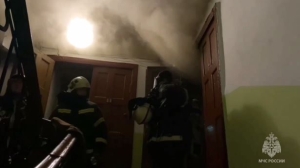 Более 20 человек эвакуировали из-за пожара в петербургской коммуналке