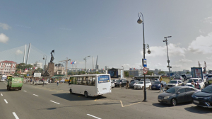 Владивосток в полтора раза обогнал Петербург по ценам на парковку