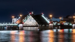 Разводные мосты в Петербурге ушли на зимние каникулы