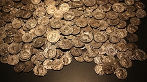 В море на Сардинии археологи нашли клад с древнеримскими монетами