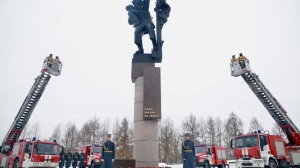 В Петербурге открыли памятник Героям-пожарным