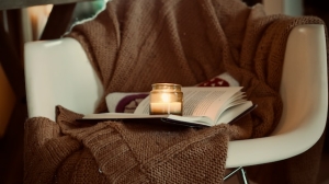 Плюшевые одеялки: ЗакС объявил закупку сувенирки на 1,7 млн