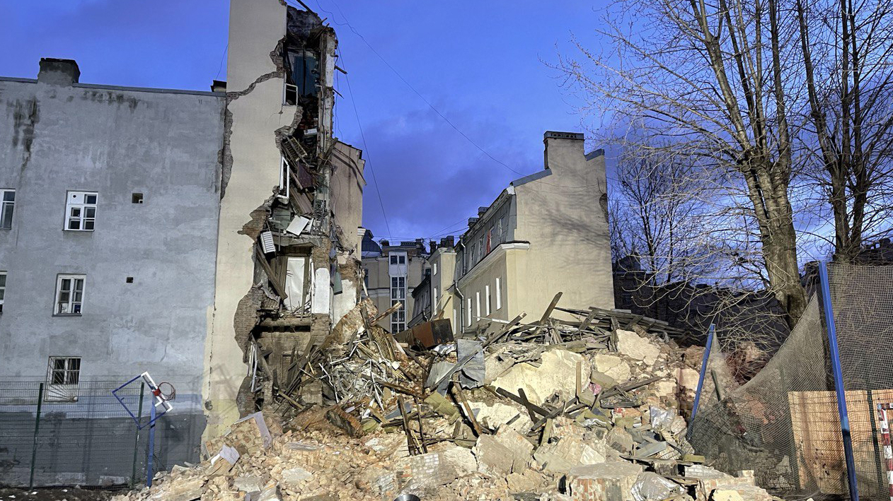 Жильцов рухнувшего дома на Гороховой заселят в доходный дом