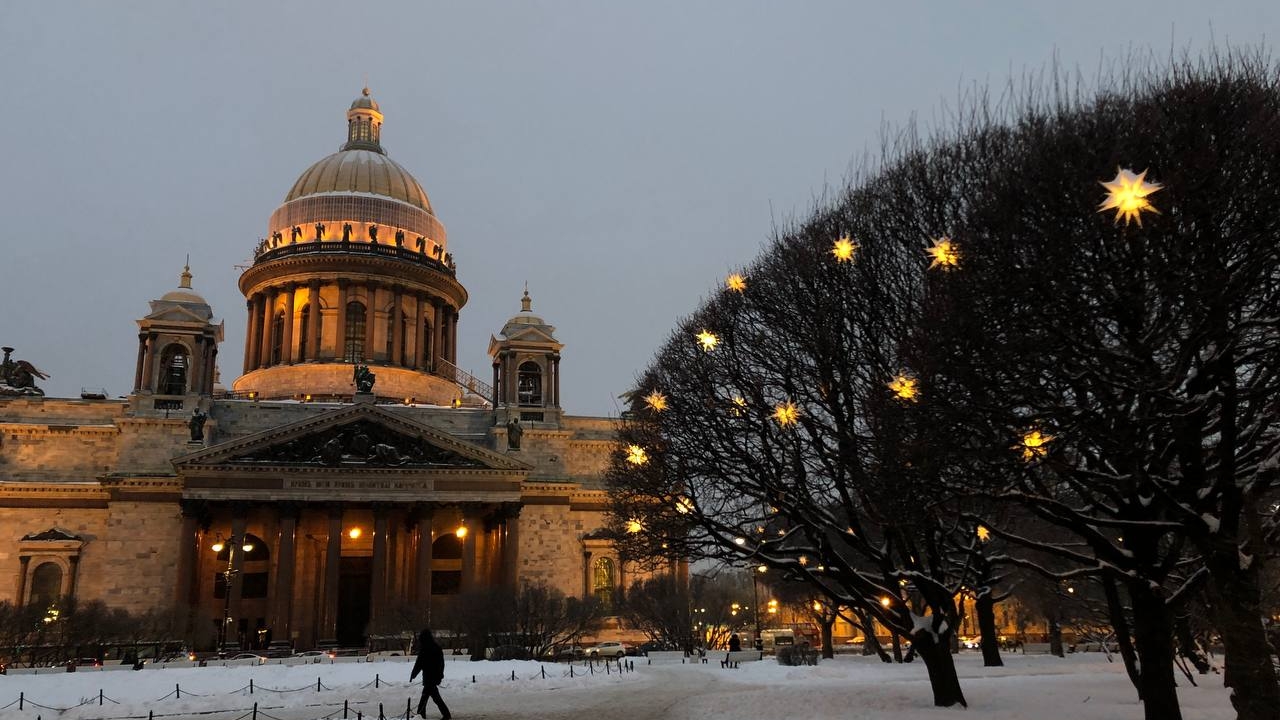Выходные в Петербурге начнутся со снега при температуре воздуха в -12 градусов