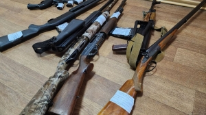 В одном из районов Петербурга росгвардейцы провели рейд по квартирам нарушителей хранения оружия