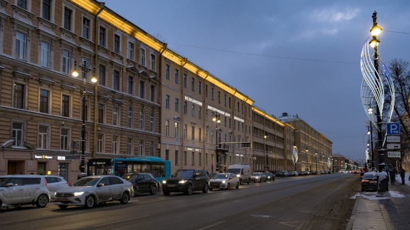 Здания на Московском проспекте украсили световым оформлением