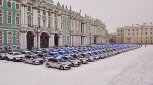 Росгвардейцы получили от Петербурга более 130 новых автомобилей