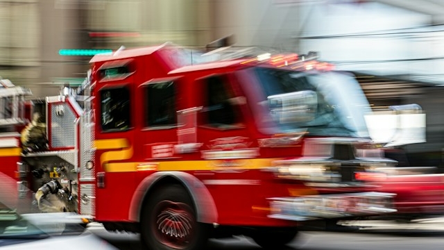 В ночном пожаре в «трешке» на Загребском пострадали двое