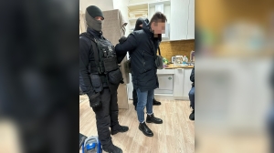В Петербурге задержали рецидивиста, хранившего дома почти килограмм наркотиков