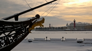 В Петербурге на дне Невы обнаружили баржи 100-летней давности