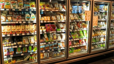 Какие продукты подешевели сильнее всего в Петербурге летом 2026?